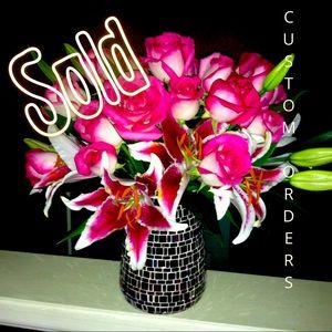 BEAUTIFUL CUSTOM ROSE ARRANGEMENT